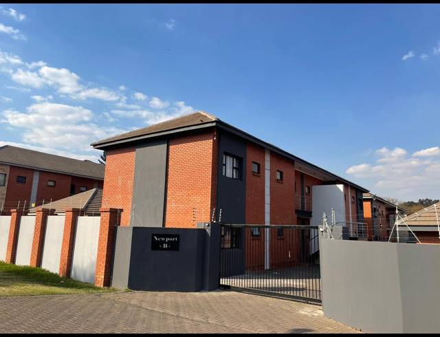 2 BEDROOM APARTMENT SOLD IN VANDERBIJLPARK SE 4